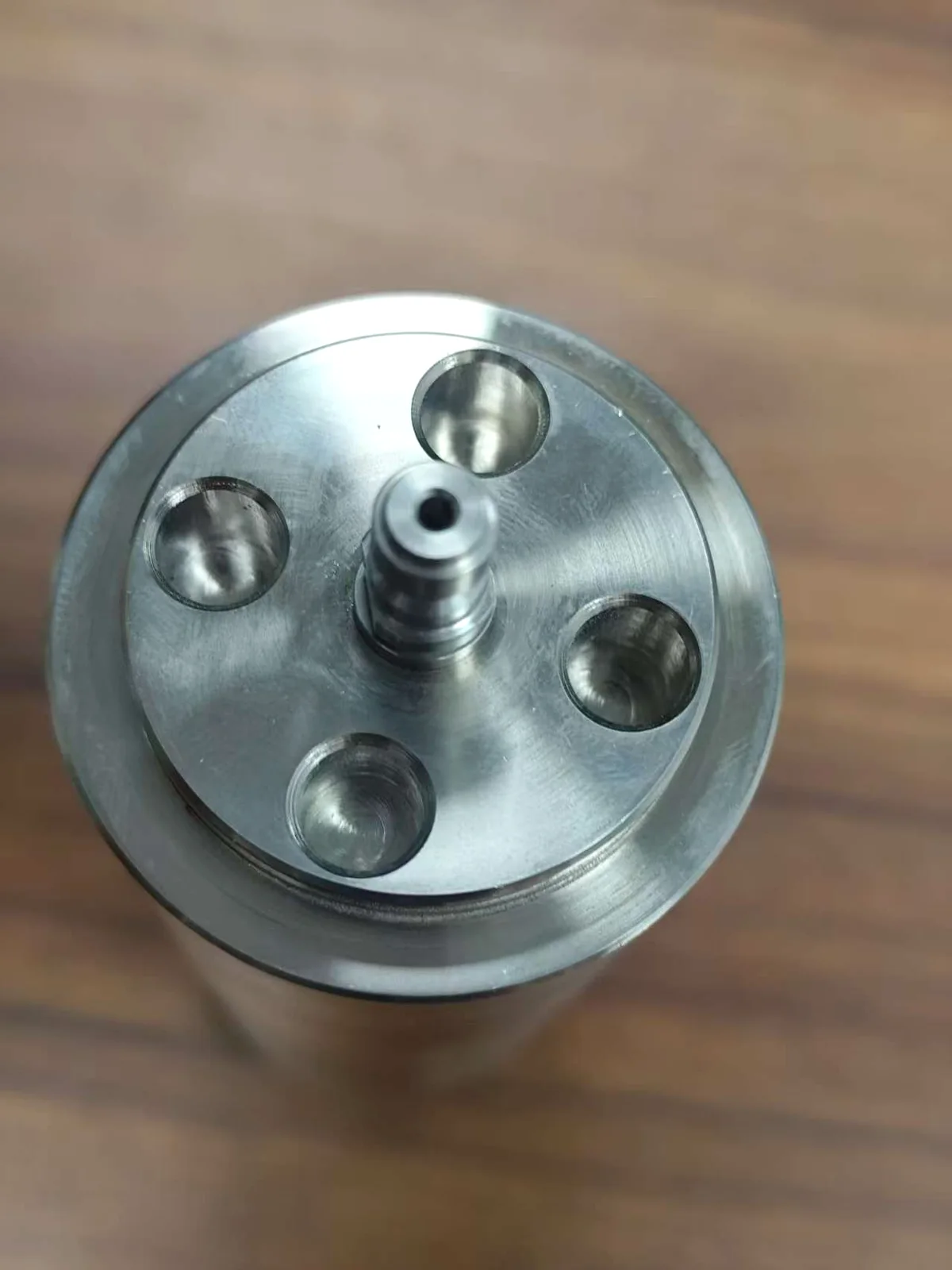 CNC machined sealing and connection features on a Q345R pressure component